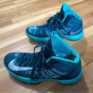 Rare Nike Hyperdunk 2012 Atomic Teal Men’s size 9 Mid Top Basketball Shoes